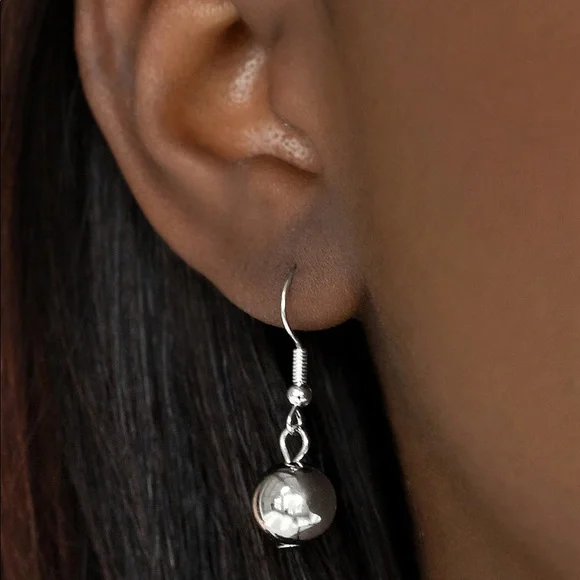 Long Leather heart pendant necklace - Black - Picture 3 of 3